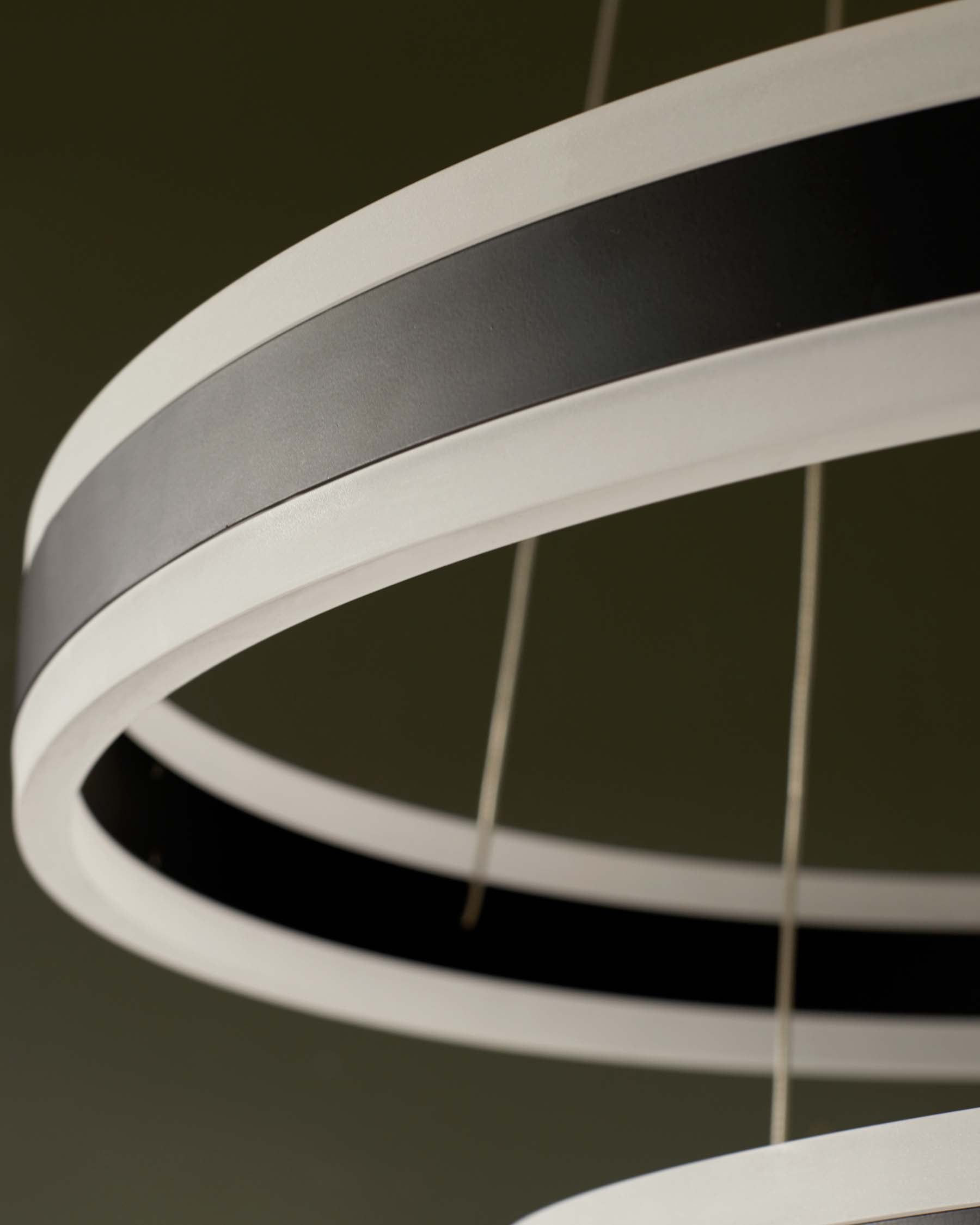 Solana black metal adjustable pendant light
