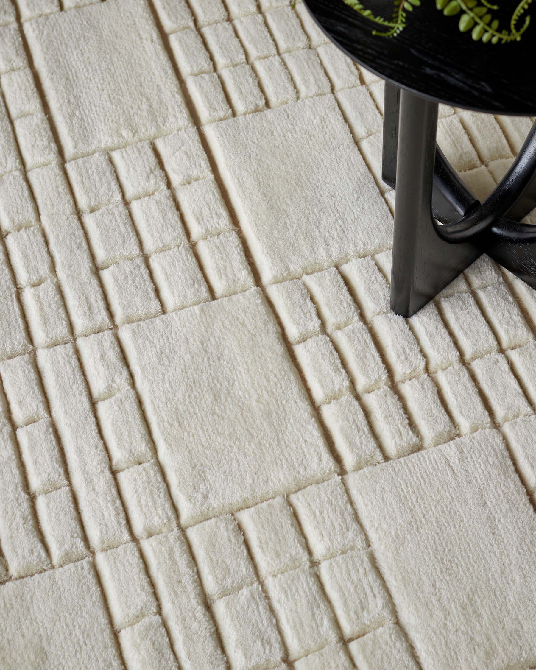 Mosaic cream sculpted wool small rug