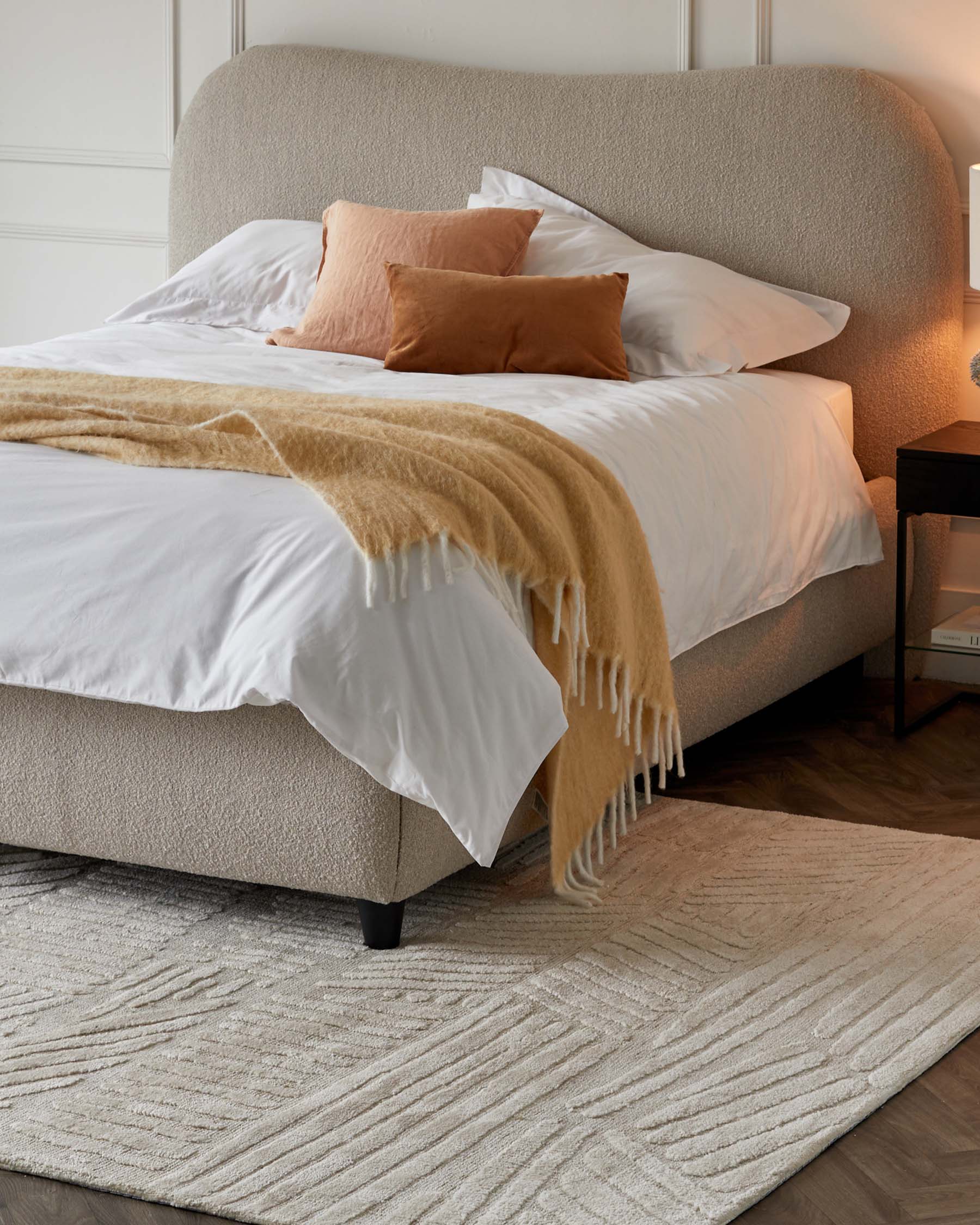 Porcelain cream textured small rug