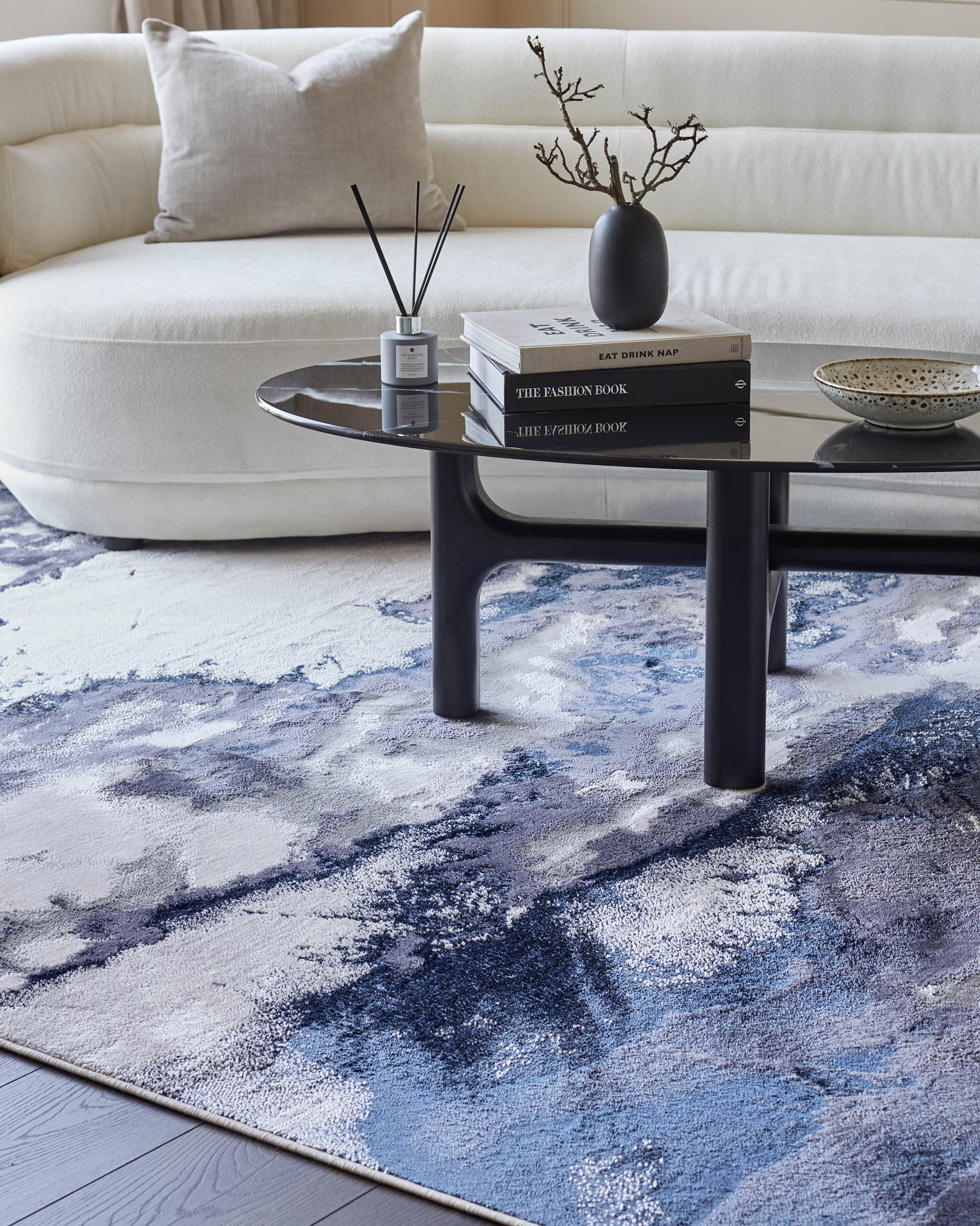 Perla dark navy textured small rug