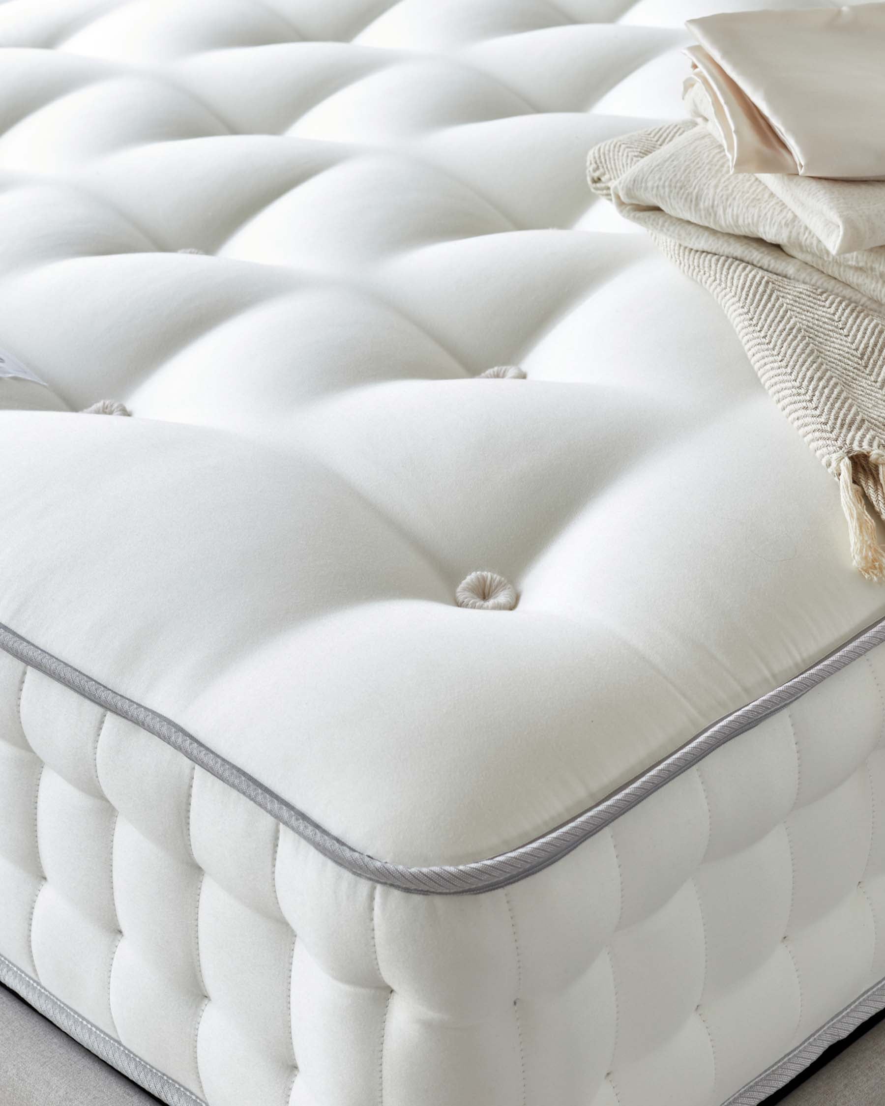 Deluxe Comfort 1,000 Pocket Spring Medium Super King Mattress